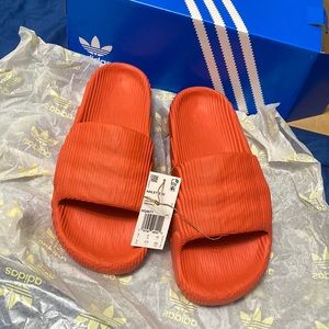 ADILETTE 22 SLIDES